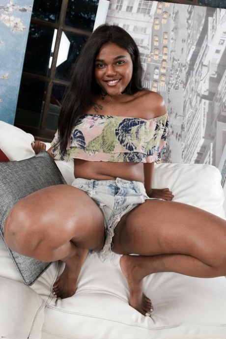 Yara Skye modelo de alta definición galerías