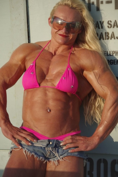 Brigita Brezovac estrella atractiva imagen